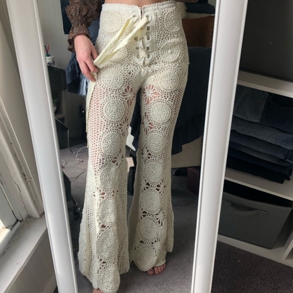 🍒NWT🍒 FREE PEOPLE STATEMENT CROCHET FLARE - Picture 7 of 8
